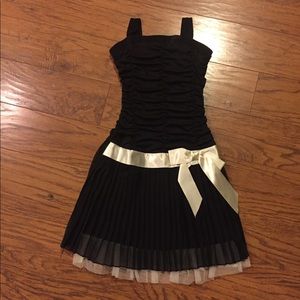 Black Stretchy Dress Cream Bow Girls size 8